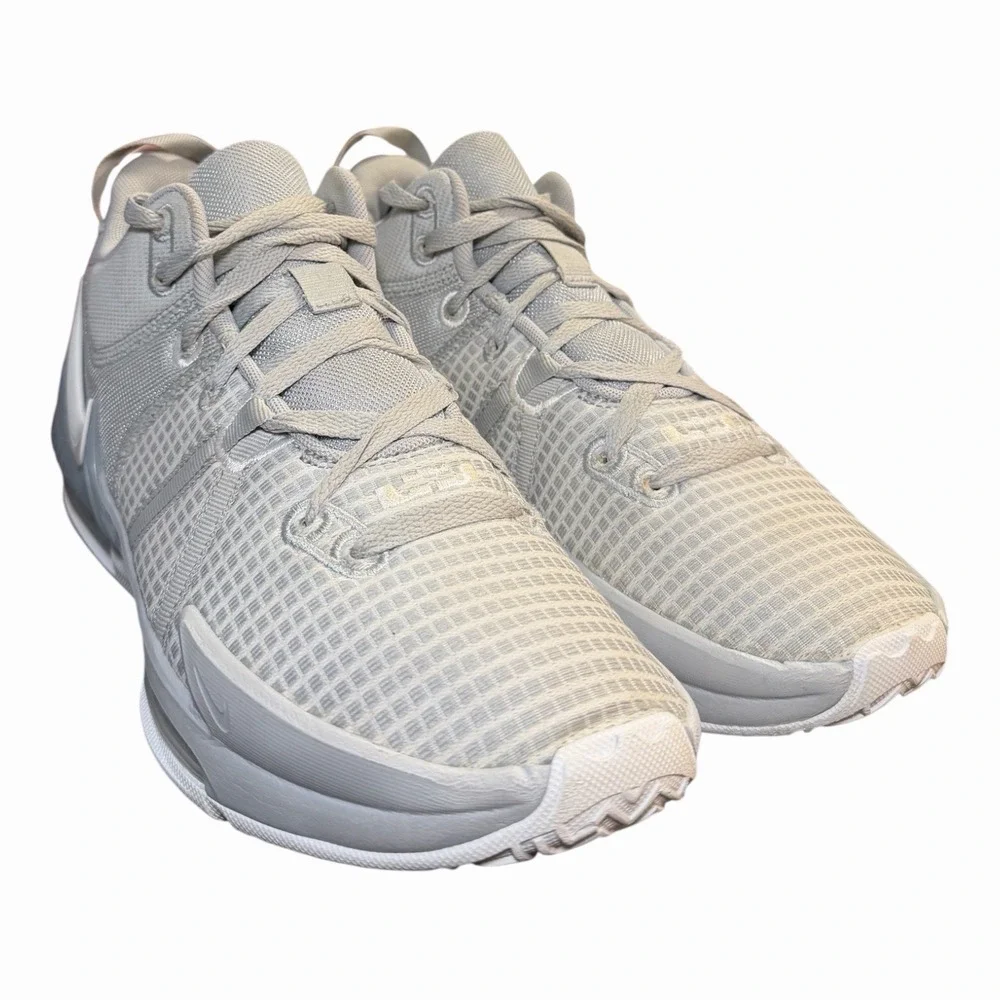 Nike LeBron Witness VII TB Basketball Shoes Wolf Grey White‎ Size 10 DZ3299-002